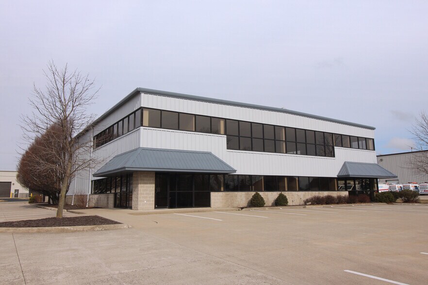 More Photos Of 8310 Clinton Park Dr, Fort Wayne Flex For Lease