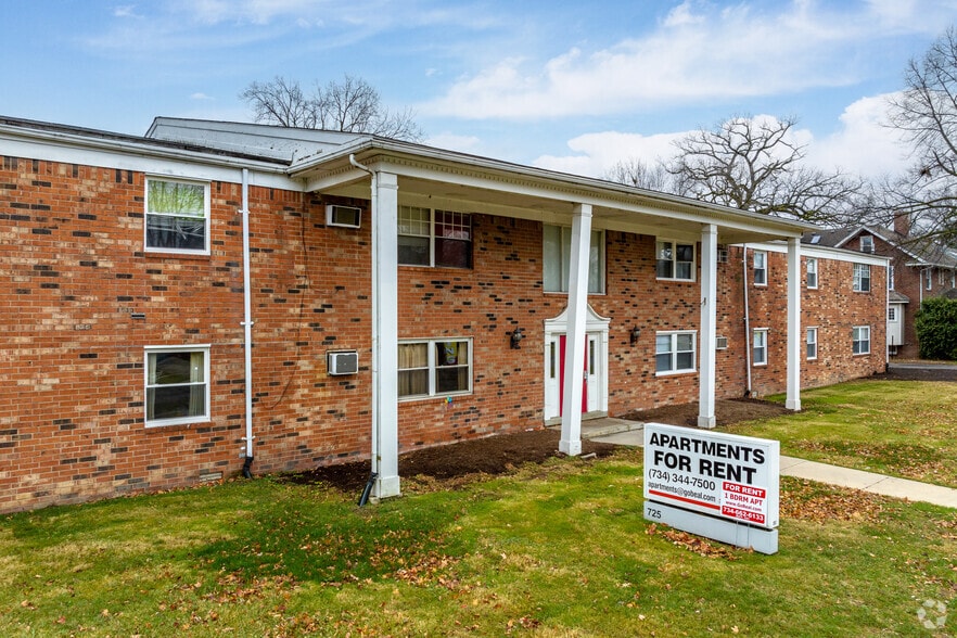 Primary Photo Of 725 Washington St, Monroe Apartments For Sale