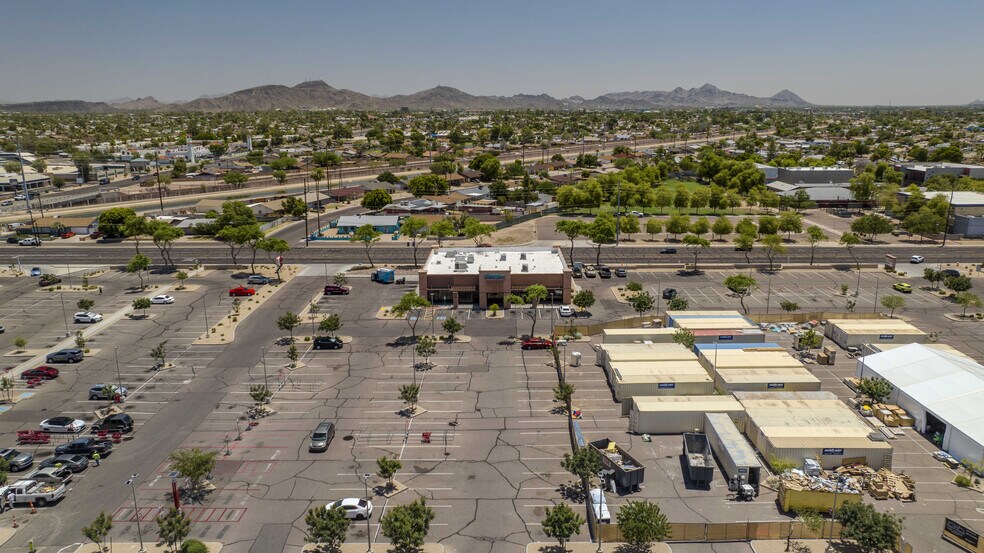 More Photos Of 10240 N 43rd Ave, Glendale Freestanding For Lease