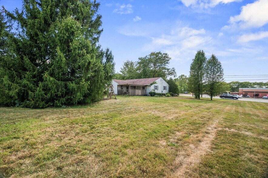 More Photos Of 39 S Buhl Farm Dr, Hermitage Storefront Retail Office For Sale