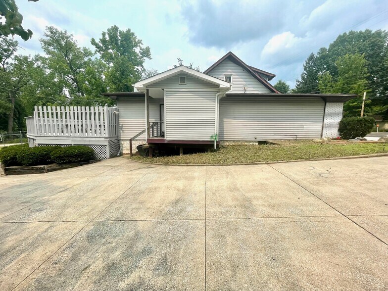 More Photos Of 7830 Olde 8 Rd, Macedonia Restaurant For Sale