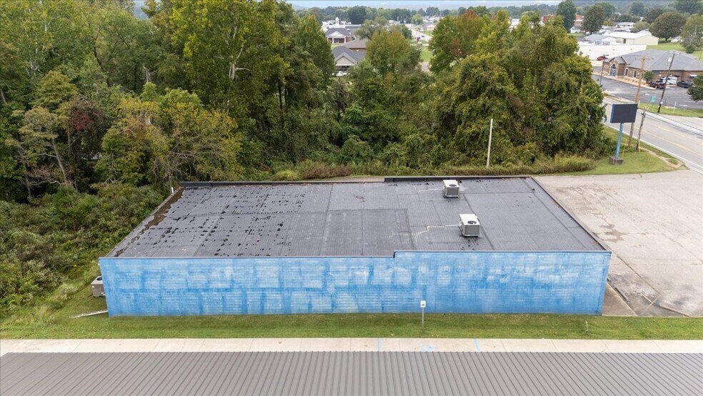 More Photos Of 516 Washington St, Ravenswood Freestanding For Lease