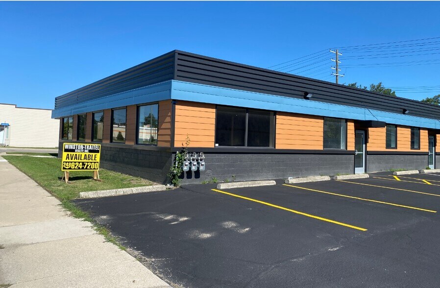 More Photos Of 3890 11 Mile Rd, Berkley Light Manufacturing For Lease