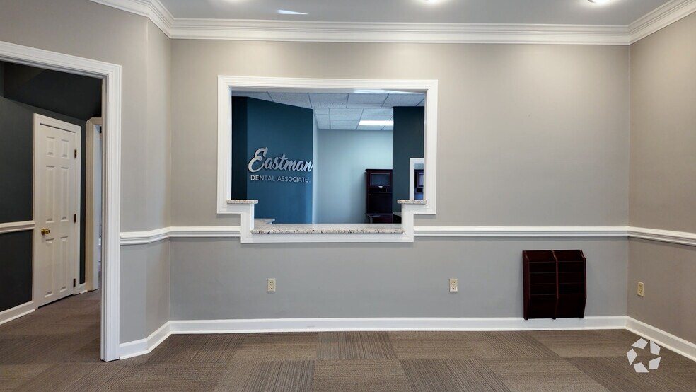 Primary Photo Of 501 Griffin Ave, Eastman Office For Sale