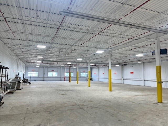 More Photos Of 9007 Detroit Ave, Cleveland Warehouse For Lease