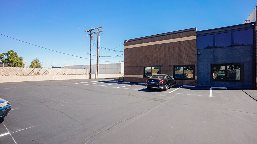 More Photos Of 20355 Hawthorne Blvd, Torrance Office For Lease