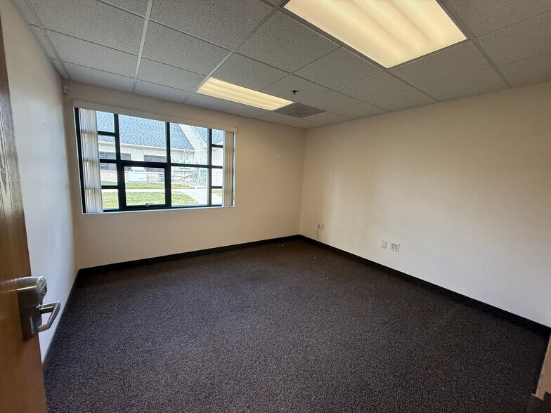 More Photos Of 9460 S Saginaw Rd, Grand Blanc Medical For Lease