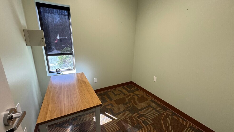 More Photos Of 4379 Easton Ave, Bethlehem Office For Sale