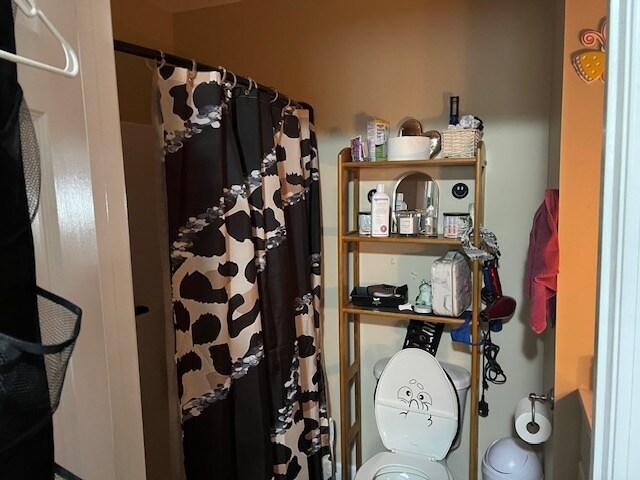 More Photos Of 10 Anthony St, Crossville Multifamily For Sale