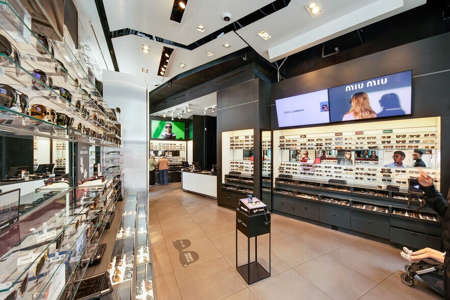 More Photos Of 1313 Broadway, New York Storefront Retail Office For Lease