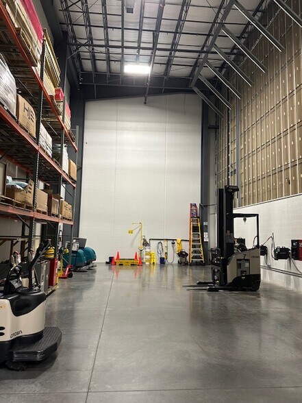 More Photos Of 3000 E Sawyer Rd, Springfield Manufacturing For Lease