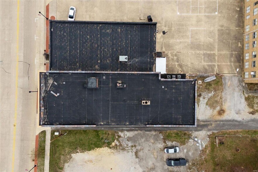 More Photos Of 612 W Gallatin St, Vandalia Apartments For Sale