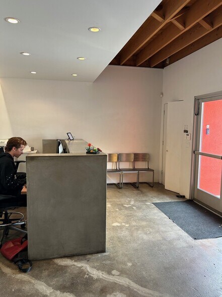 More Photos Of 2254 S Sepulveda Blvd, Los Angeles Loft Creative Space For Lease