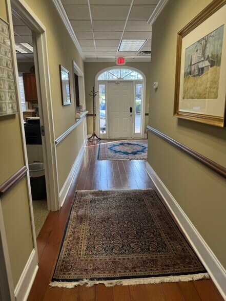 More Photos Of 190 Hawthorne Park, Athens Office For Sale