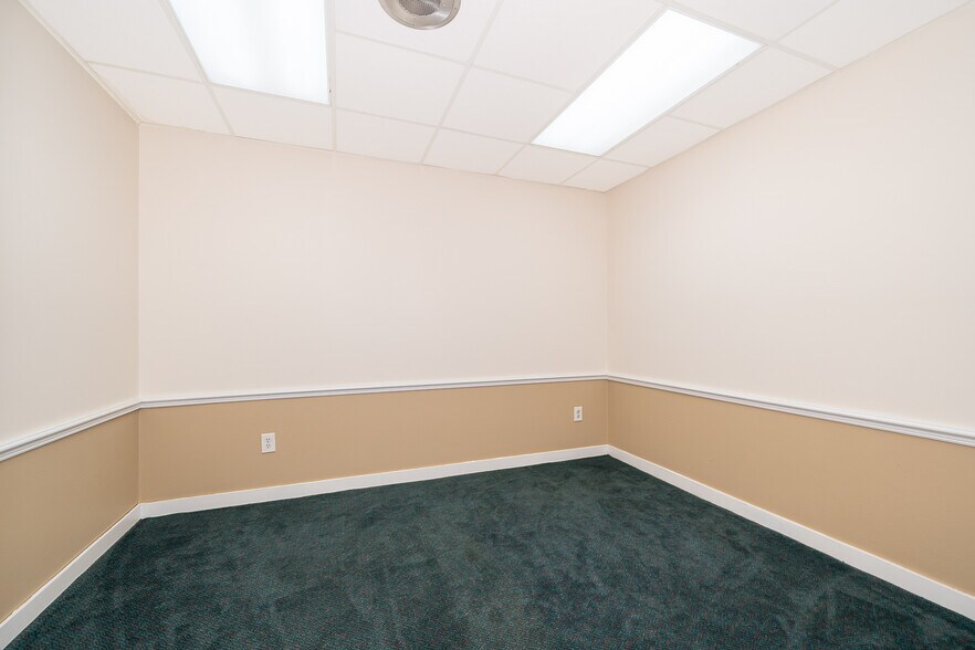 More Photos Of 331 N Maitland Ave, Maitland Medical For Sale