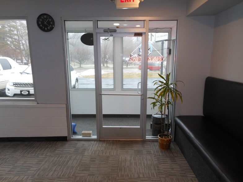 More Photos Of 1871 Gratiot Blvd, Marysville General Retail For Sale