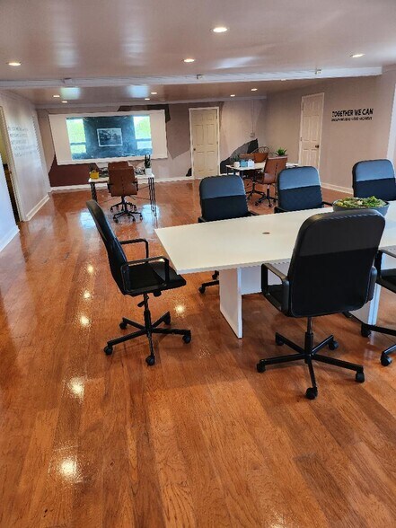 More Photos Of 5301 Harford Rd, Baltimore Office For Sale