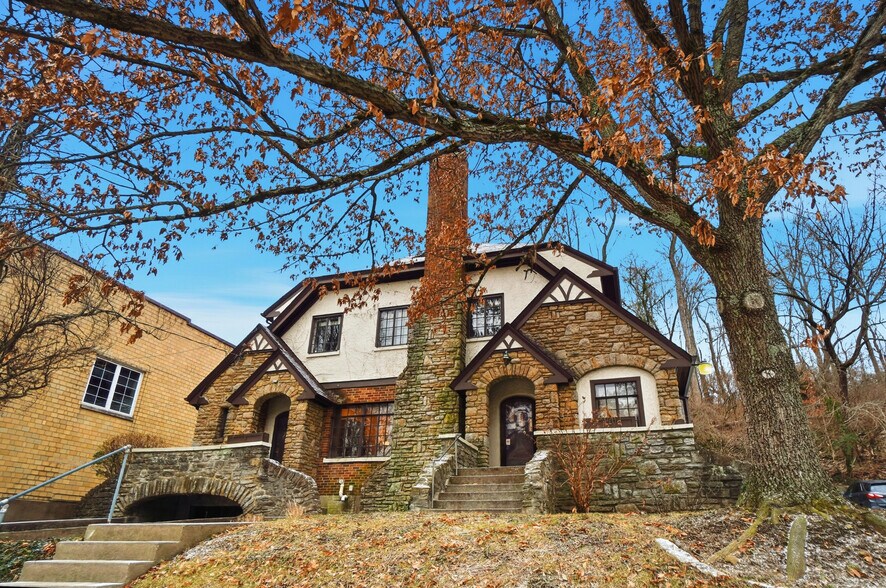 More Photos Of 820 Delta Ave, Cincinnati Office For Sale