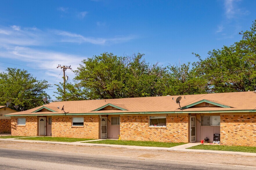 More Photos Of 1102 Sherman Ave, Levelland Apartments For Sale