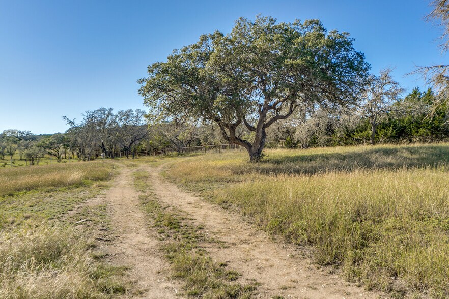 More Photos Of 636 FM 289, Comfort Land For Sale