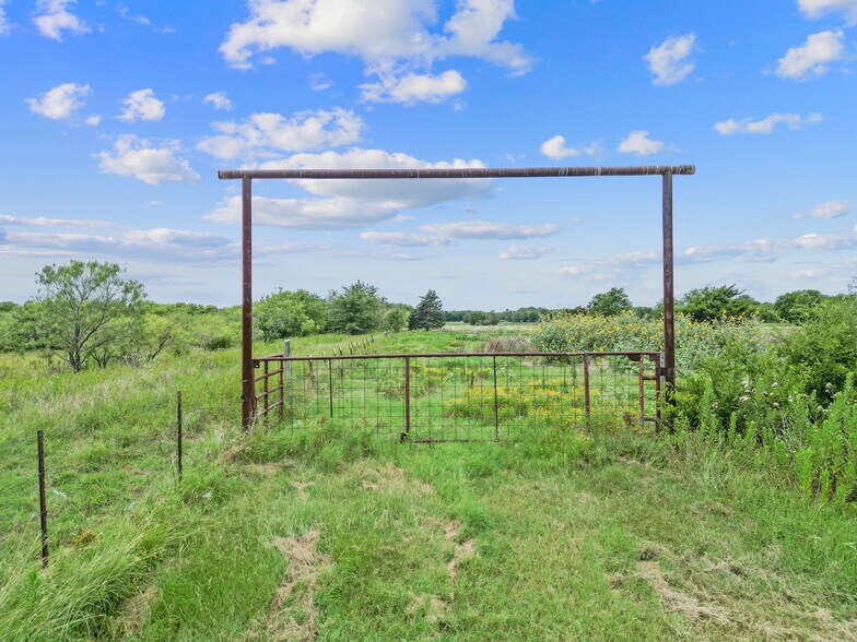 More Photos Of 5608 S Interstate Highway 45 W, Corsicana Land For Sale