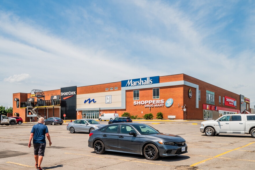 More Photos Of 1642 Merivale Rd, Ottawa Unknown For Lease