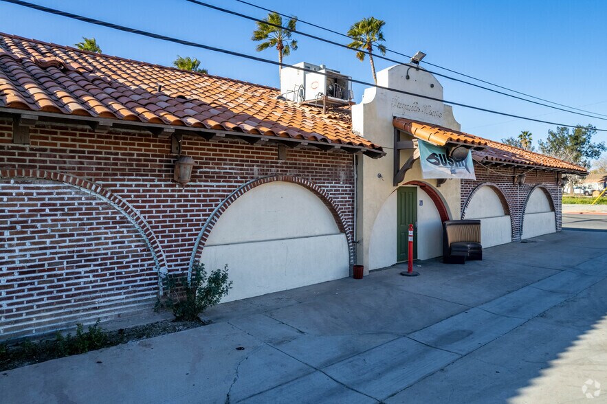 More Photos Of 114 E 11th St, Perris Restaurant For Lease