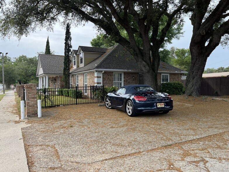 More Photos Of 710 Underwood Ave, Pensacola Medical For Sale