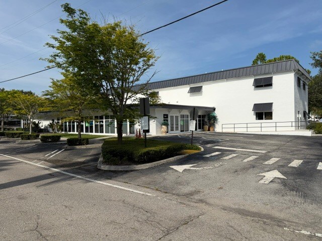 More Photos Of 800 W Indiantown Rd, Jupiter Storefront Retail Office For Sale
