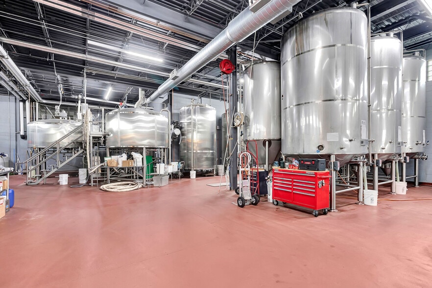 More Photos Of 3717 Jonlen Dr, Fairfax Flex For Sale