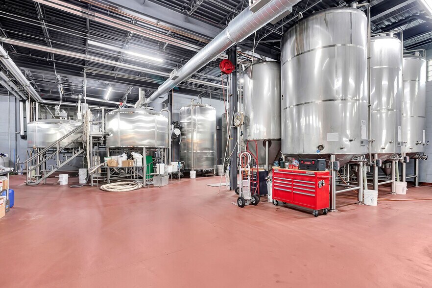 More Photos Of 3717 Jonlen Dr, Fairfax Flex For Sale