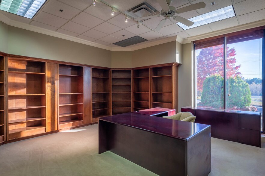 More Photos Of 1270 25th Street Pl SE, Hickory Medical For Lease