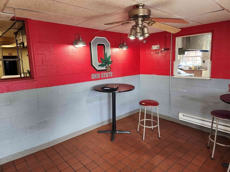 More Photos Of 114 E Main St, Saint Clairsville Restaurant For Lease