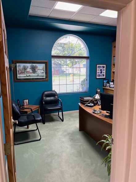 More Photos Of , Des Moines Office For Sale