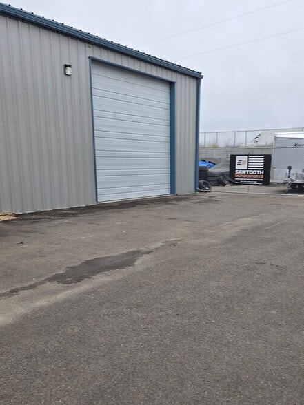 More Photos Of 3402 N Black Butte Ct, Nampa Industrial For Lease