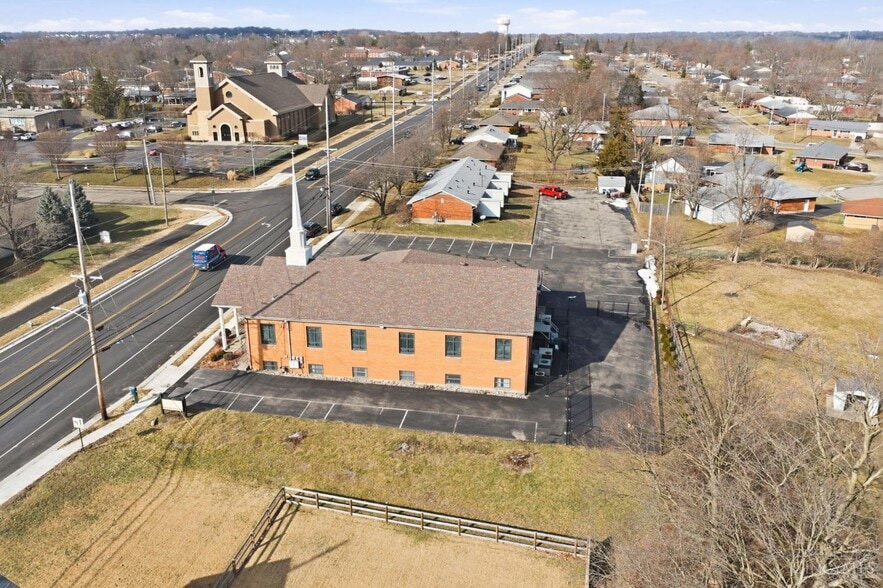 More Photos Of 810 N Broadway St, Lebanon Religious Facility For Sale