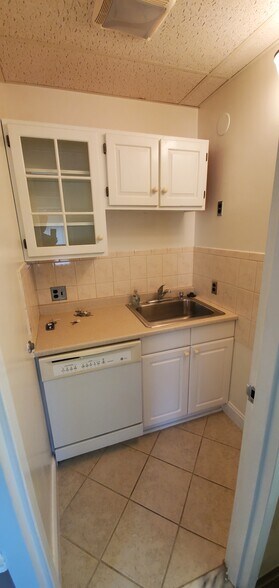 More Photos Of 1800 Michael Faraday Dr, Reston Medical For Lease