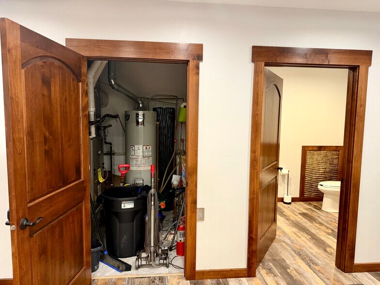 More Photos Of 311 12th St, Chinook Specialty For Sale
