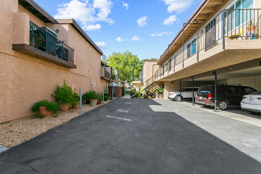 More Photos Of 1010 E Broadway, Anaheim Apartments For Sale