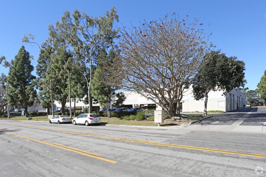 More Photos Of 1645-1673 Donlon St, Ventura Manufacturing For Lease