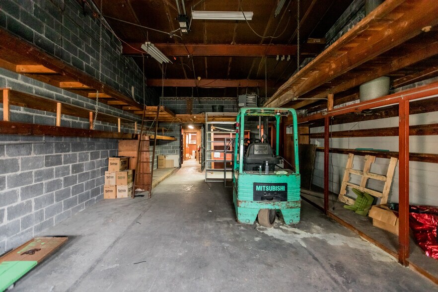 More Photos Of 6349 Grand River Ave, Detroit Storefront For Sale