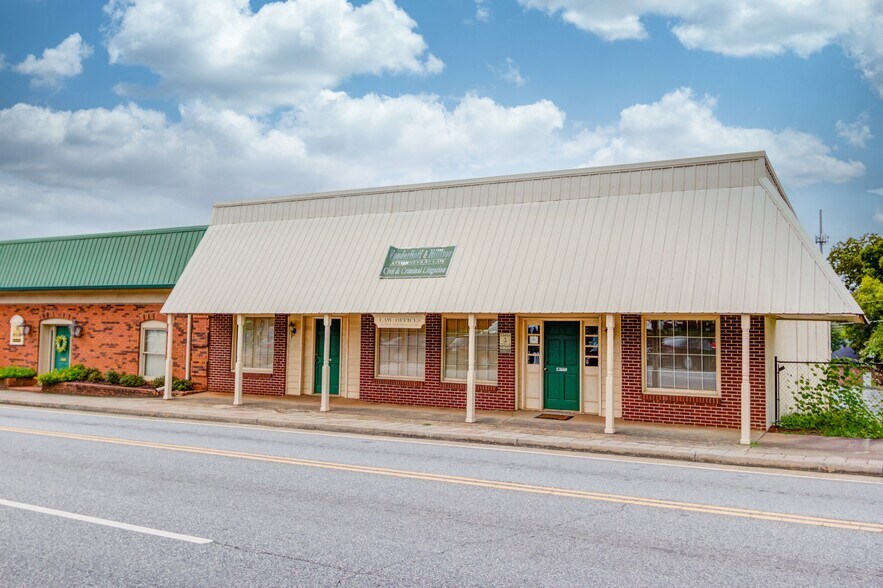 More Photos Of 115 W Court House Sq, Cumming Medical For Sale