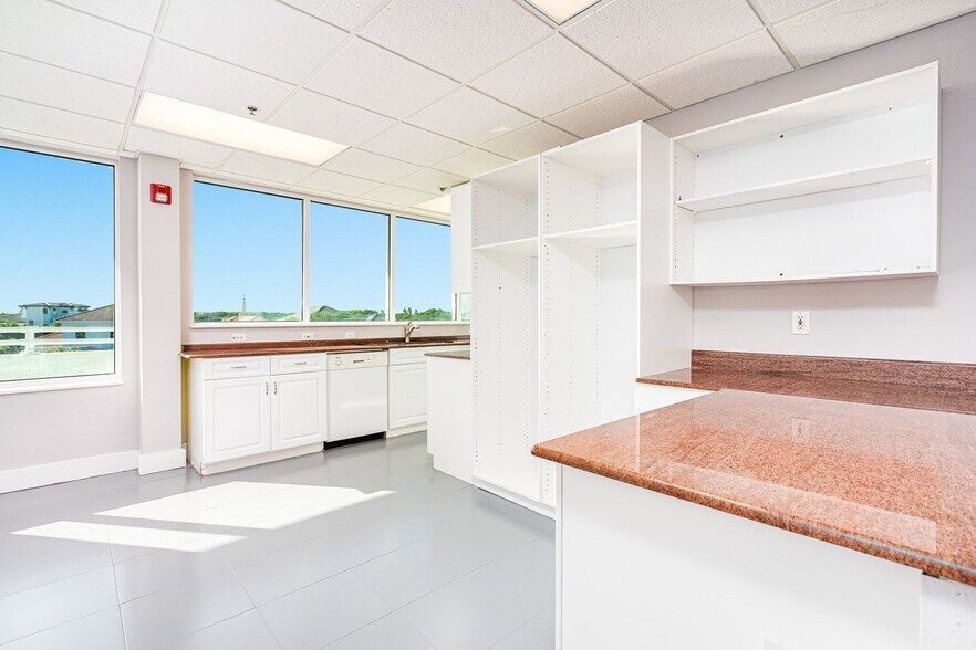 More Photos Of 55 Inlet Harbor Rd, Ponce Inlet Office Residential For Sale