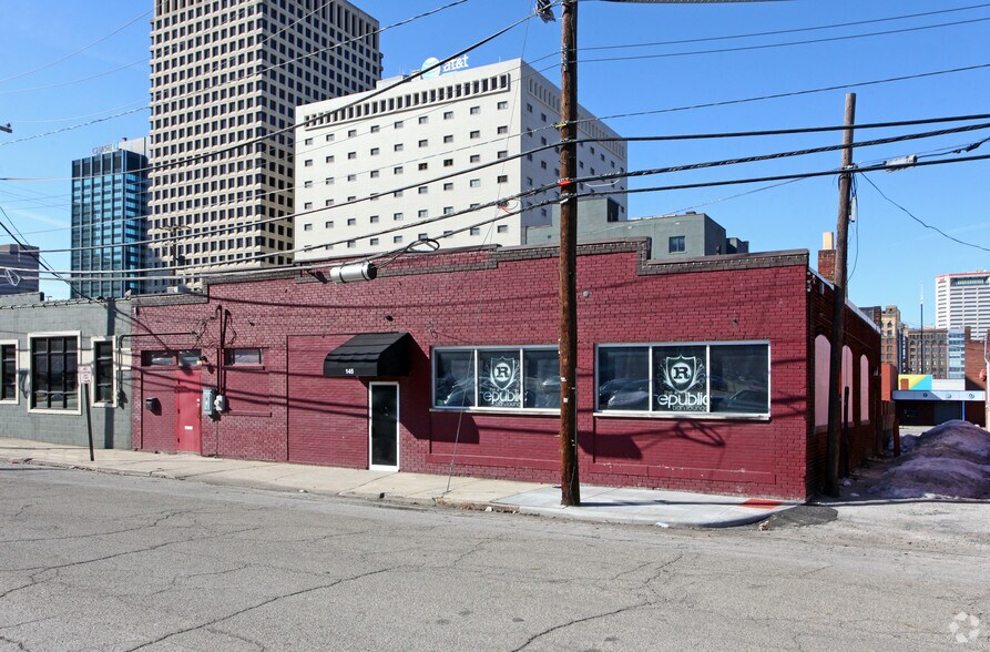 Primary Photo Of 145 N 5th St, Columbus Bar For Lease