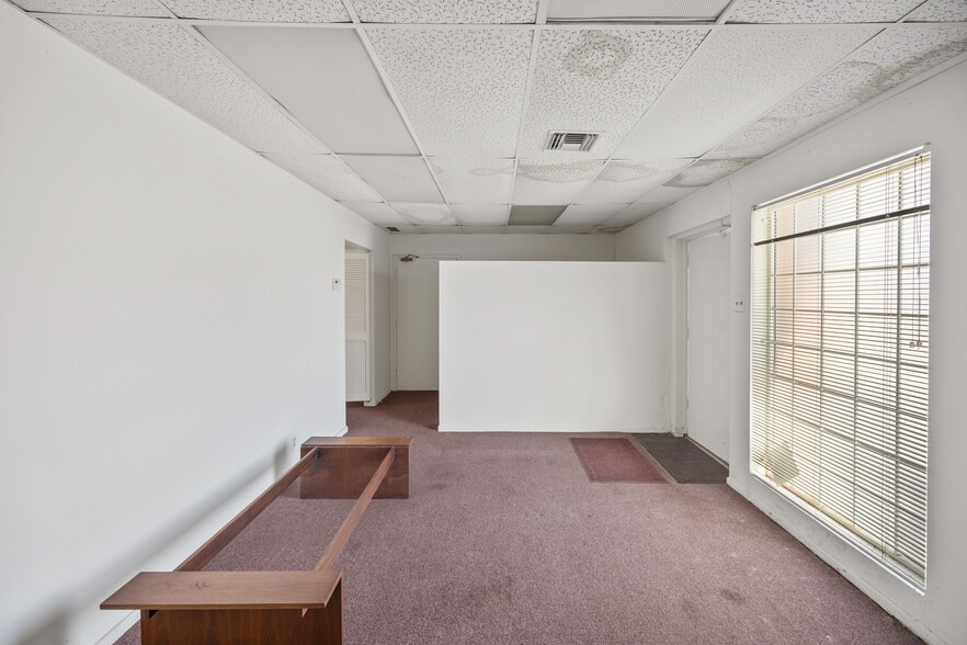 More Photos Of 15201 Prairie Ave, Lawndale Flex For Sale