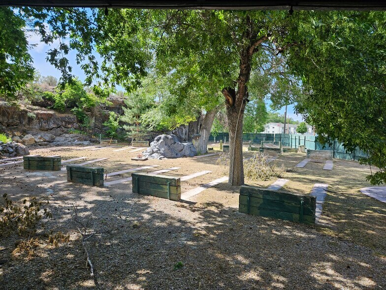 More Photos Of 4539 S 5th Ave, Pocatello General Retail For Sale