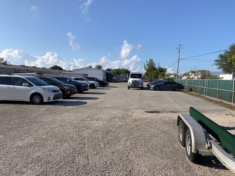 More Photos Of 4250 SW 59th Ave, Davie Warehouse For Lease