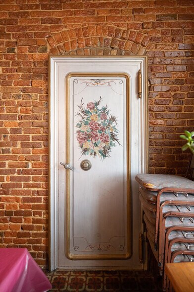 More Photos Of 100 S Washington St, Lake City Restaurant For Sale