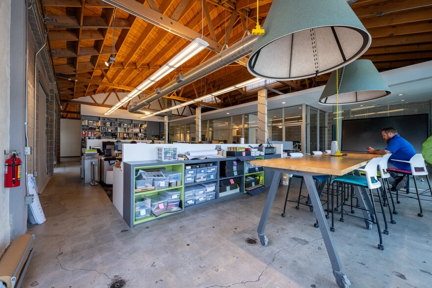 More Photos Of 5972-5976 Washington Blvd, Culver City Flex For Lease