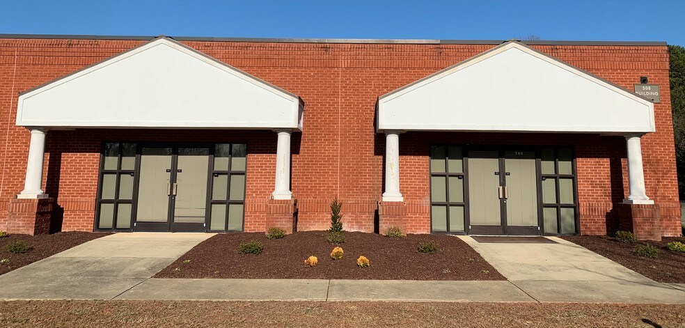 More Photos Of 508 Holly Hill Ln, Burlington Office Residential For Lease